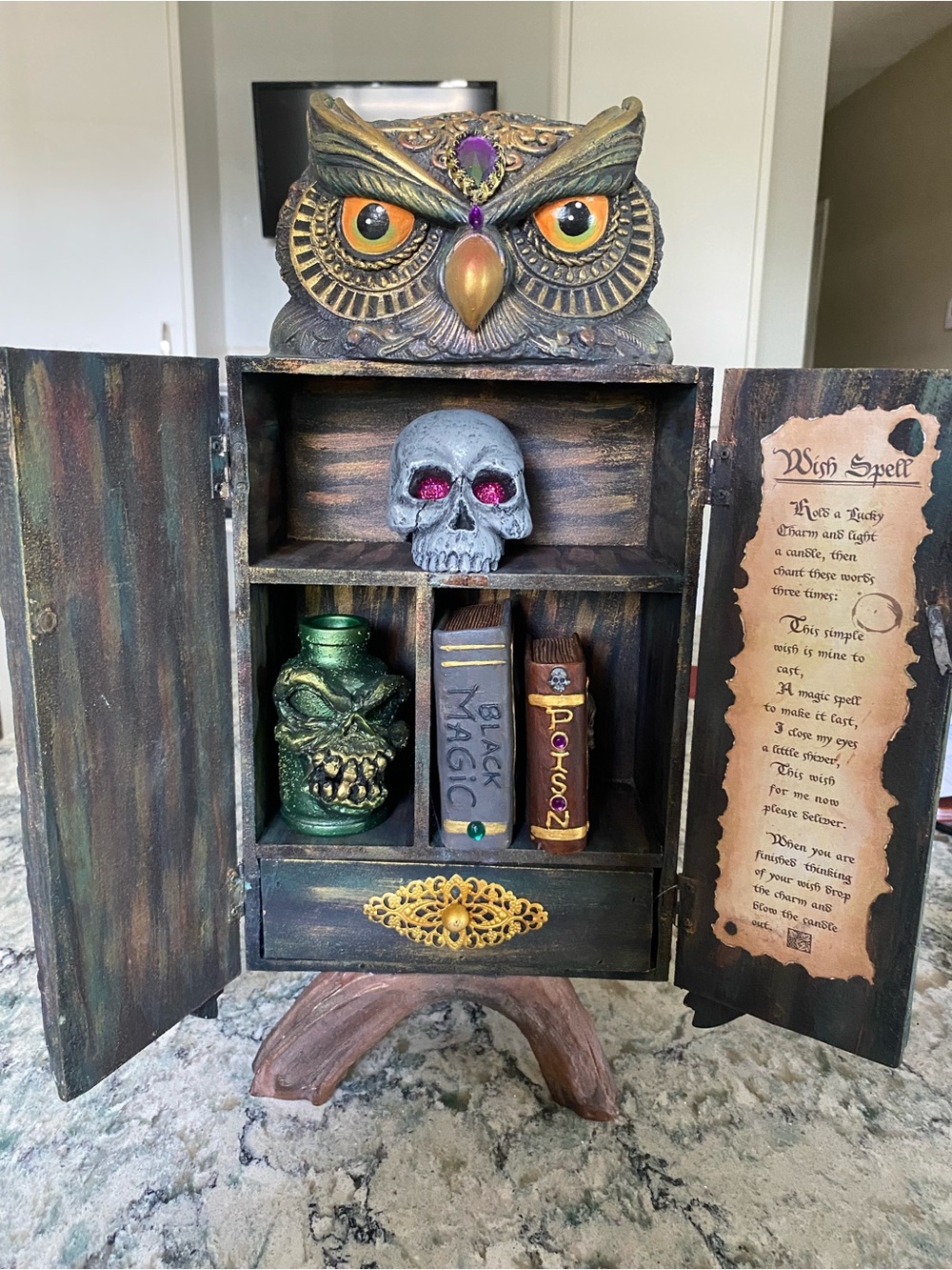 Katherine's Collection Gertrude's
Medicine Cabinet Owl Halloween 18"
28-428180